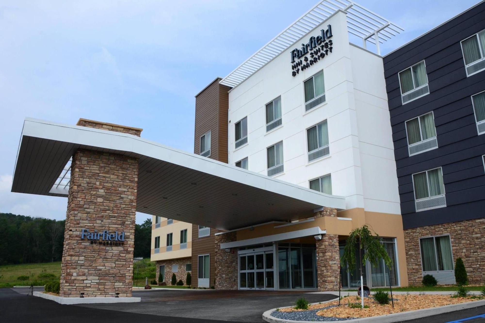 Hotel Fairfield & By Marriott 3*